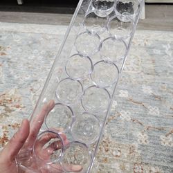 New 14 slot egg holder with cover for easy storage.