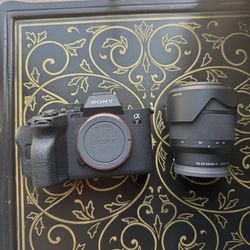 Sony Alpha a7 IV 33MP Mirrorless Camera - Black (FE 28-70mm f/3.5-5.6 OSS)