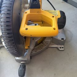 Dewalt Saw