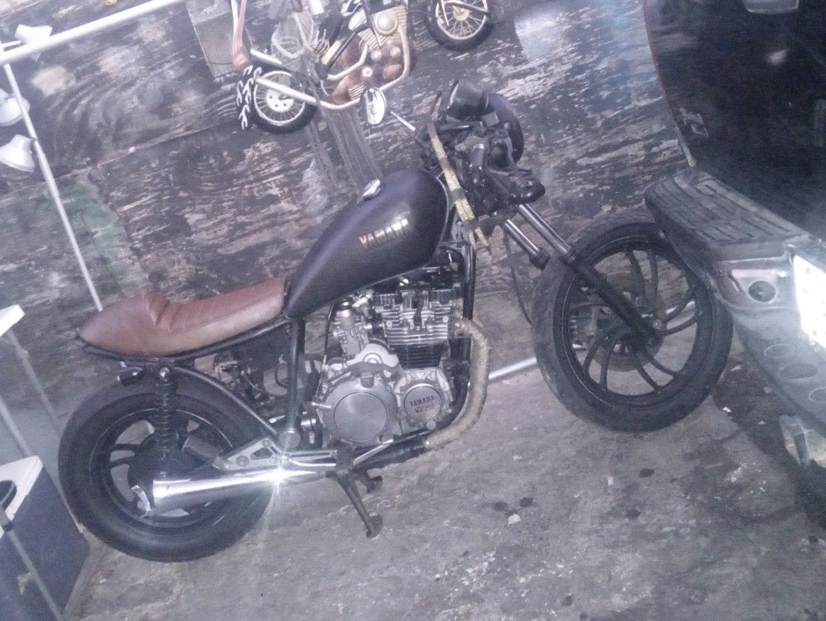 1980 Motor 2500 Yamaha