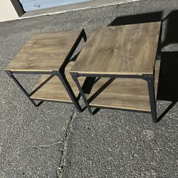 🌹2 METAL AND WOOD SIDE TABLES🌹