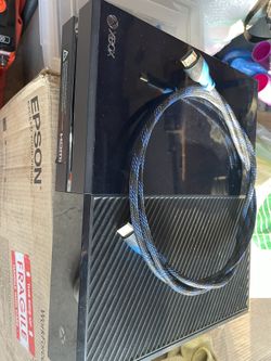 Xbox En Muy Buenas Condiciones Trae Muchos Monitos Que Tienen Diferentes Poderes Controles Cables Y Otras Cosas Más $150 Por Todo 