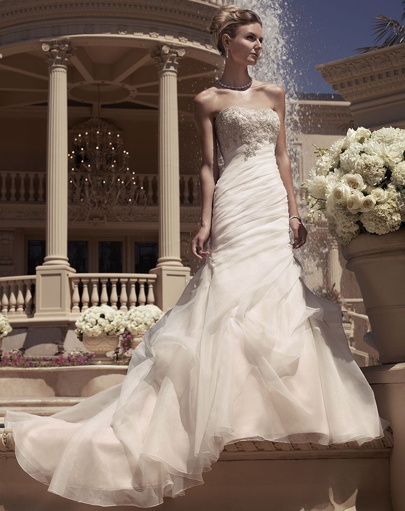 Gorgeous High End Casablanca Style 2107 Wedding Dress Size 6-8 Clean Perfect Condition