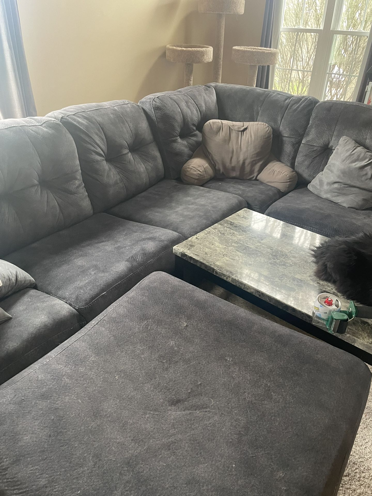 Sectional w/Ottoman