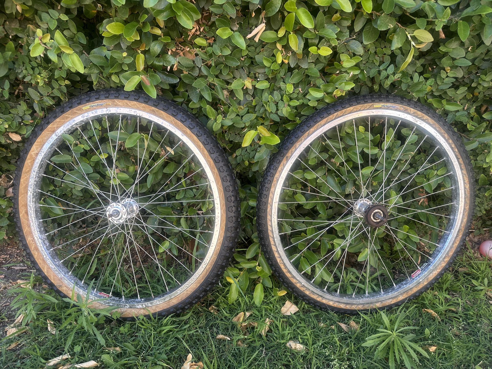 Super Rare Rainbow Tioga 24' Inch Racing Bmx Tires Period Correct