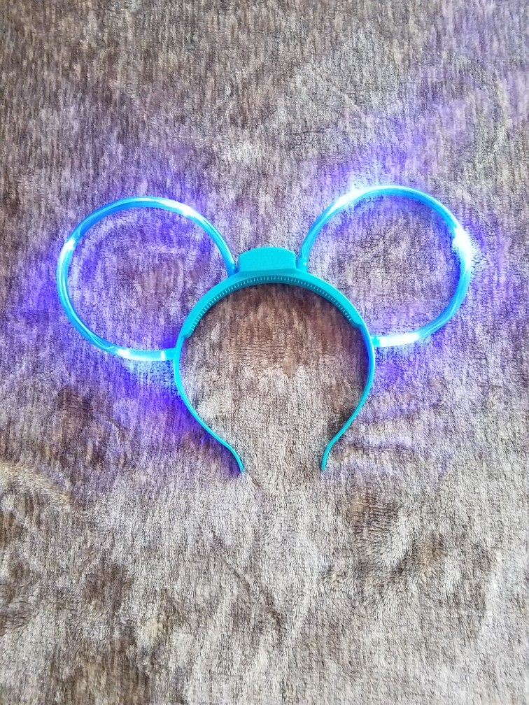 Mickey Mouse head ears