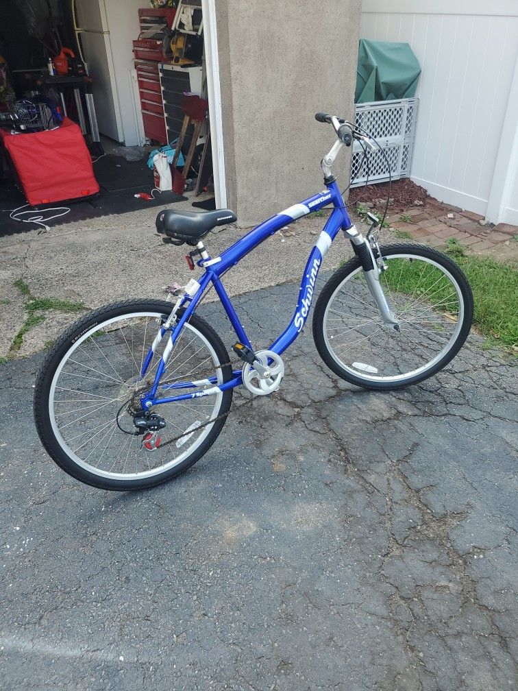 Schwinn searcher 7 speed Hybrid bike Excellent condition