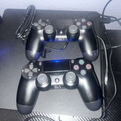 PS4 -1TB-2 controllers-6 GAMES