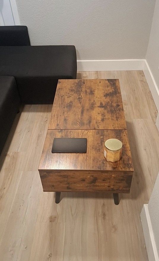 Lift-up coffee table with storage 