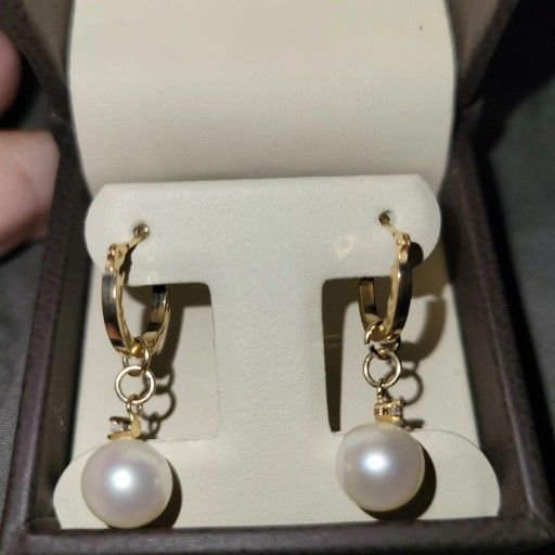 La Regis Pearl Earrings with diamonds