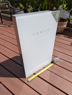 Tesla Powershare Gateway + Universal Wall Connector