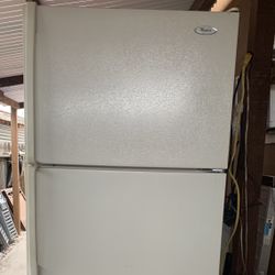 Whirlpool Refrigerator top and bottom In Good Condition 