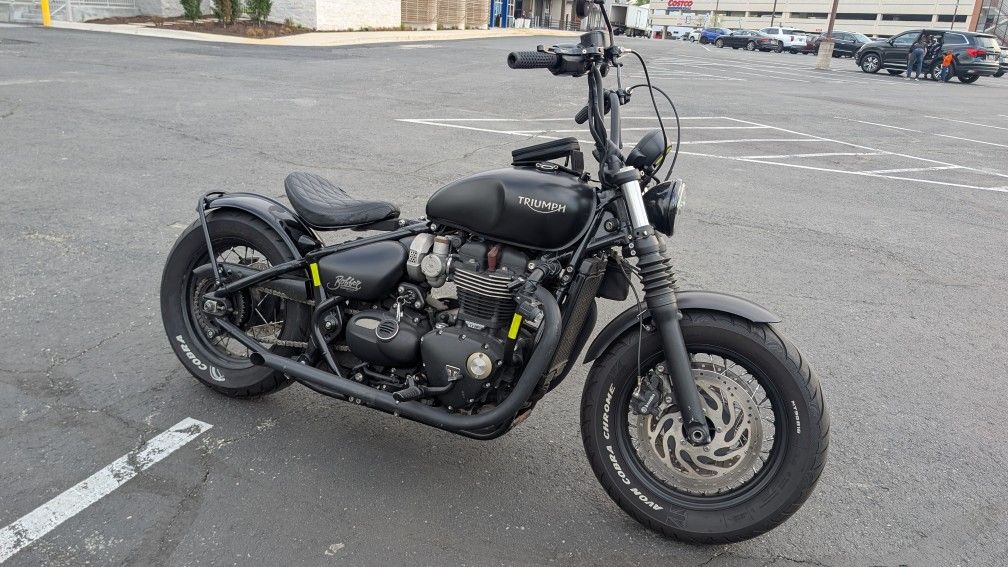 2018 Triumph Bonneville Bobber Black