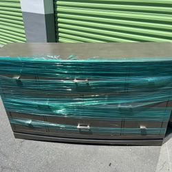 Dresser Set