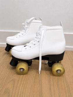 LED LIGHTUP ROLLER SKATES BARELY USED