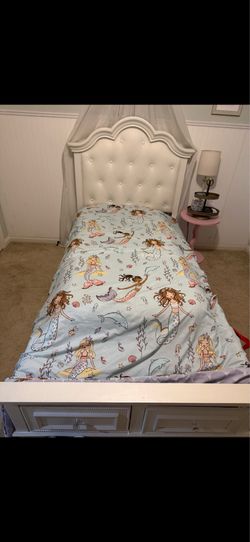 Twin bed