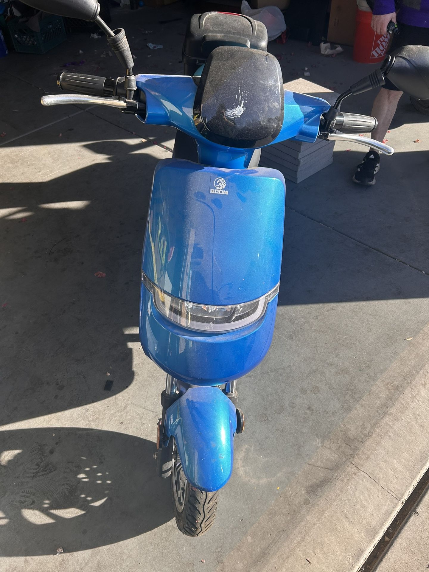 Boom BD580L Electric Scooter (Needs new Battery/Tires)