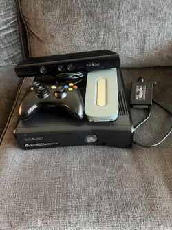 Xbox 360 Bundle w/ Kinect, Controller, 120GB HDD