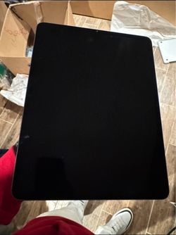 iPad Pro 12.9-inch (5th Generation) Wi-Fi 1TB