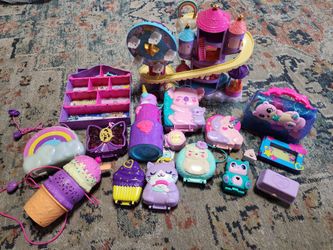 Lots of polly pocket sets