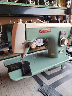 Vintage Baycrest (Janome) sewing machine  1960s