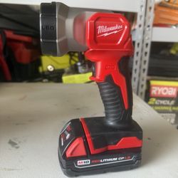 Milwaukee M18 18-Volt Lithium-Ion Cordless 100 Lumens LED Flashlight with 1.5Ah Battery