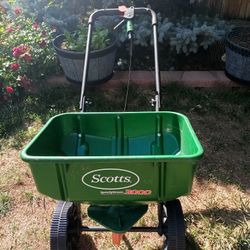 Scott's Speedy Green 3000 Seed Spreader 4' Long 