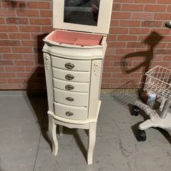Jewelry Box371/2 Tall 21/2 Wide 60$