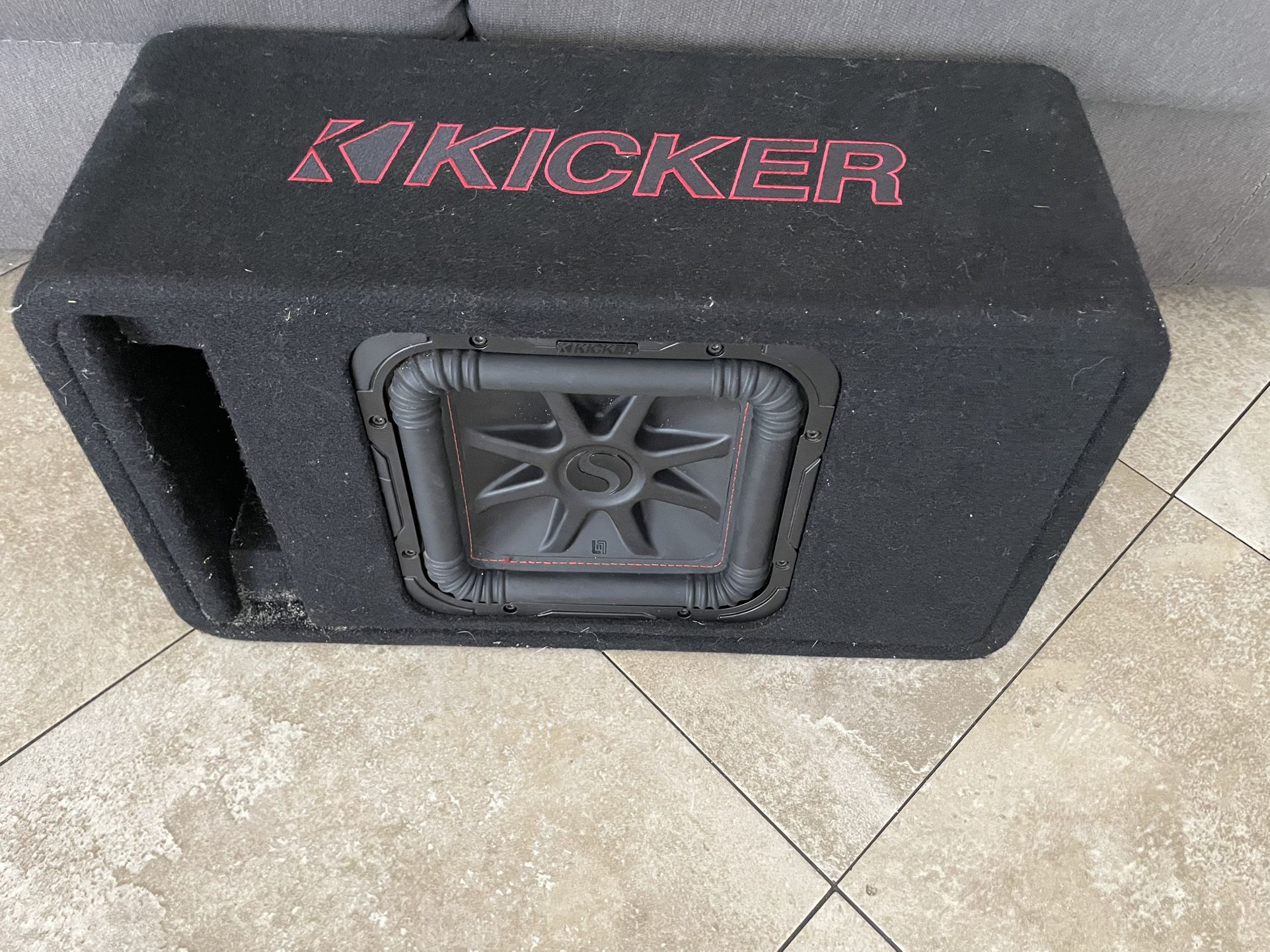 Kicker 10" VENTED LOADED ENCLOSURE - 2 OHM L7R 500 Watts RMS
