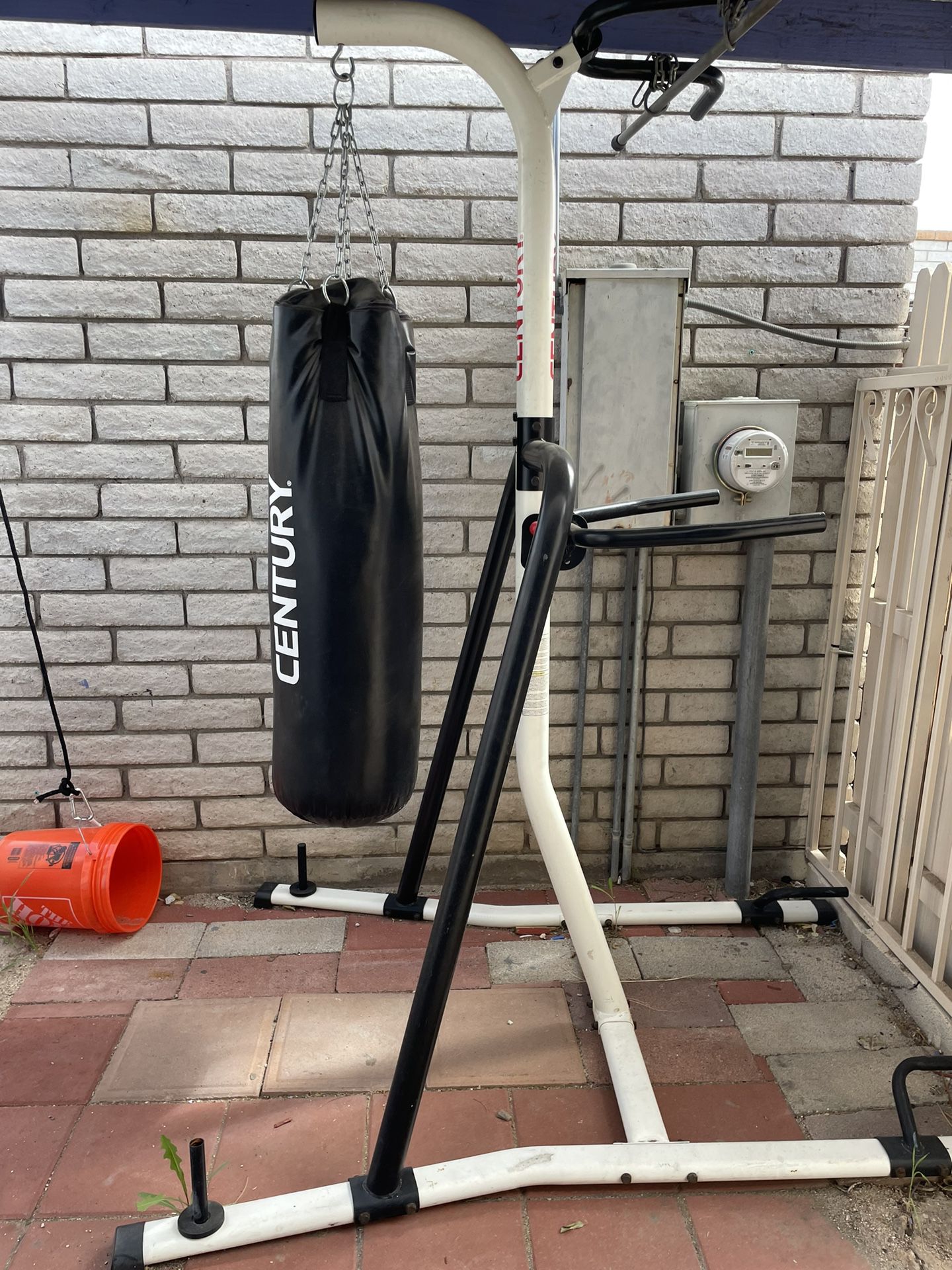 Heavy Bag And Stand With Fitness Training Station