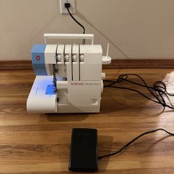 Singer 14 ET754 Overlock Serger Machine