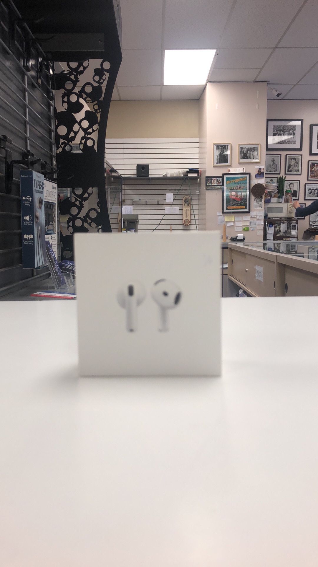 Apple AirPod Gen 4 NEW!!!