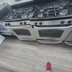 Gas stove GE 4 burner warranty  pick up 301 saundview ave bronx NY 10473...350$