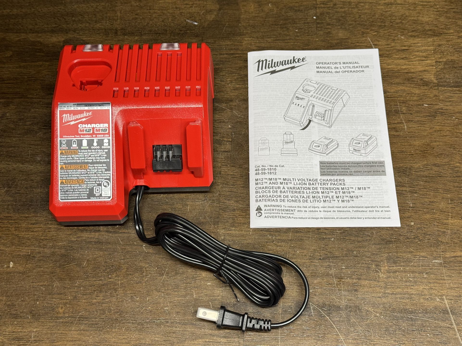Milwaukee M12/M18 Charger 