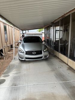 2017 Infiniti Q70