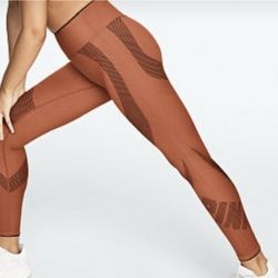  L V.S. Pink Active Seamless Workout Tightsize x-small legging Chestnut Pop Dot used like new 