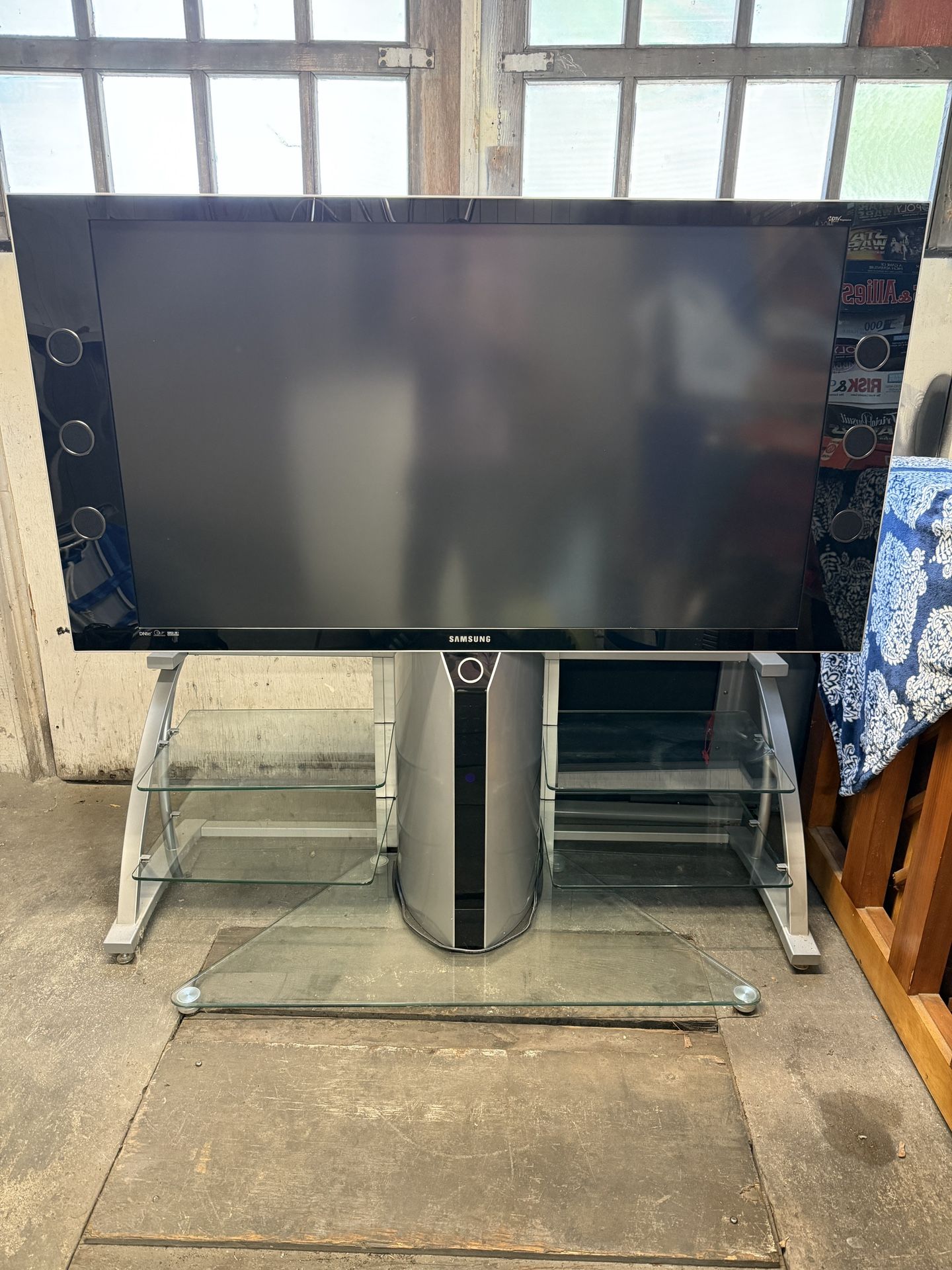 Free Samsung LCD TV Unique W Display Glass Stand
