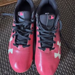 Pink Girl Softball Under Armor Cleats Size 4Y