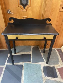 Black Desk With Drawer