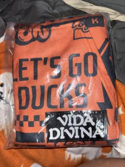 Anaheim Ducks Wearable Blanket 