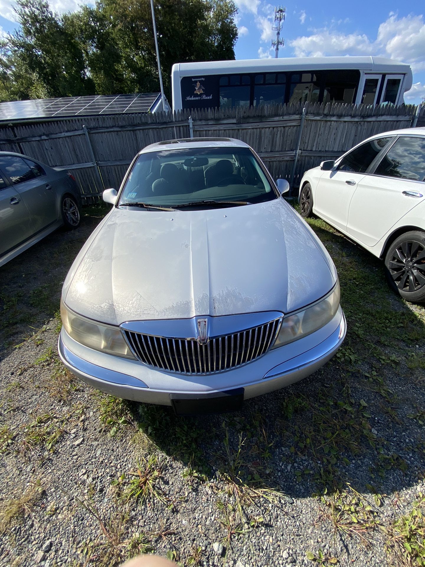 ALMOST COMPLETE PARTOUT 99 Lincoln Towncar