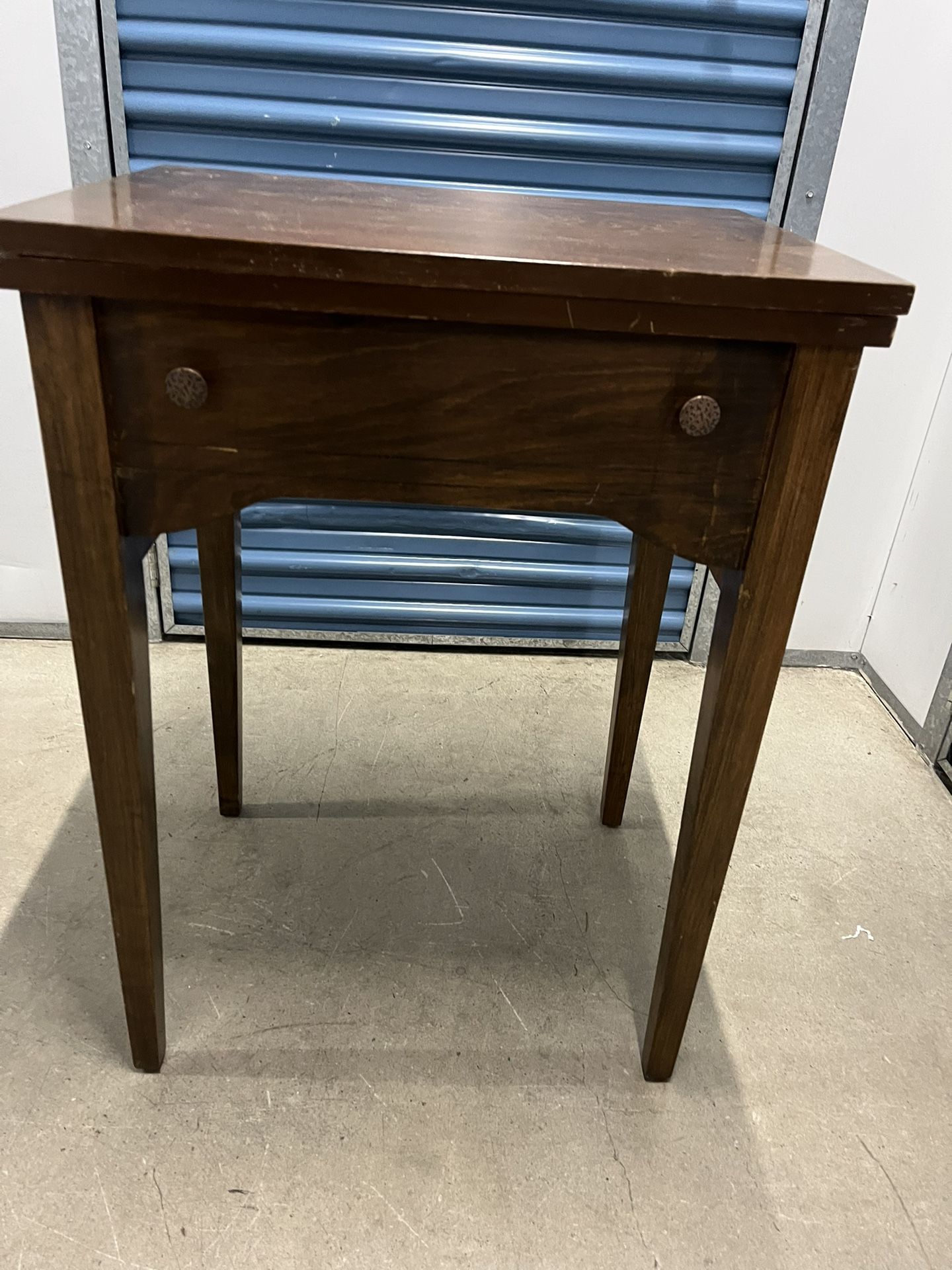 Singer Seeing Machine And Cabinet
