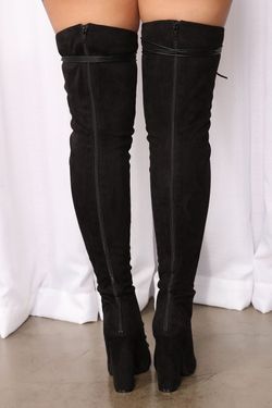 Knee boots size 11 2025