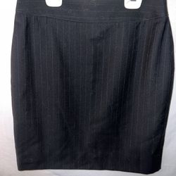 Ladies Womens sz 6 Ann Taylor The Loft pin stripe black dressy mini skirt