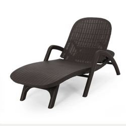 Chaise Lounge