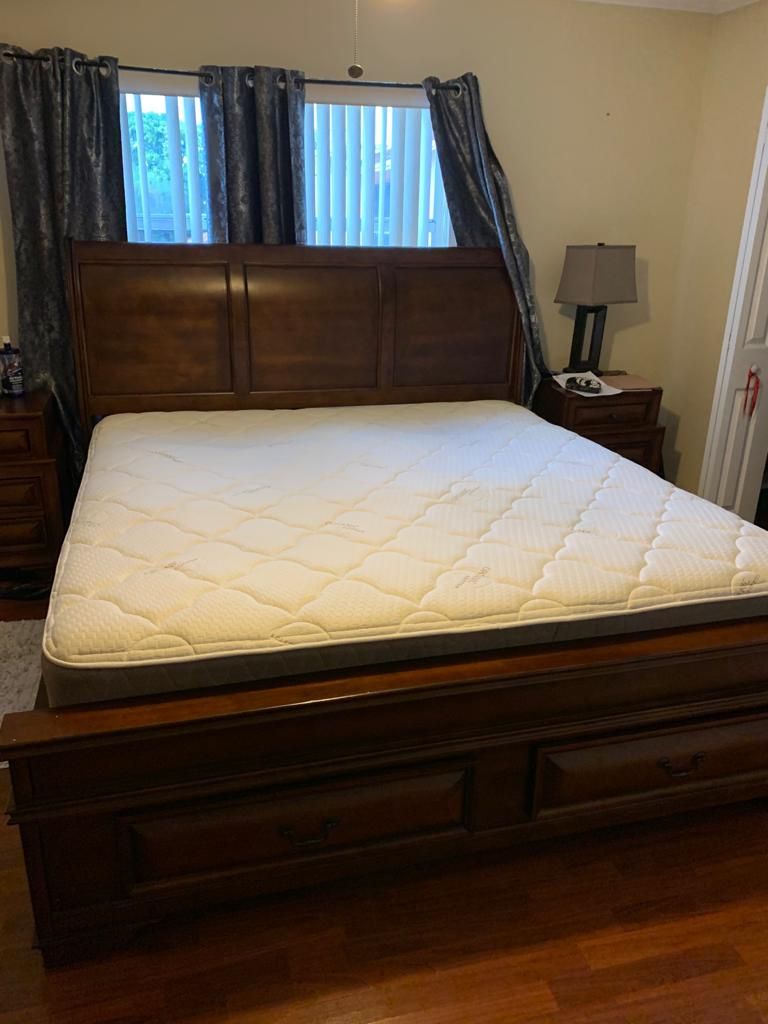 KING SIZE BED