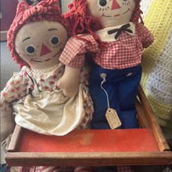 Vintage knickerbocker raggedy Ann and Andy dolls