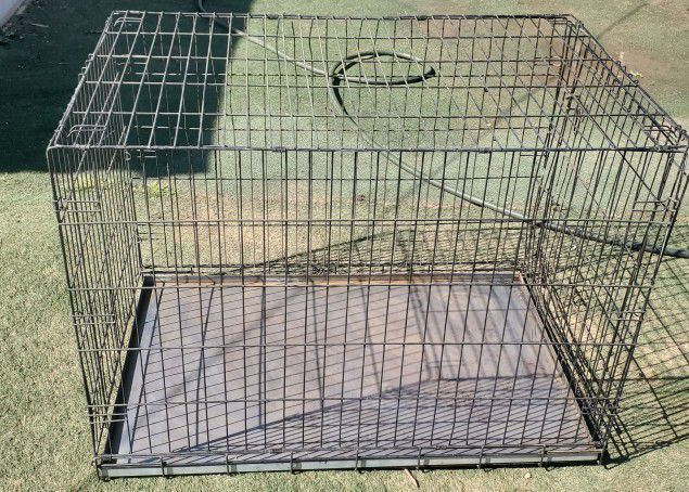 Dog Kennel With Metal Tray