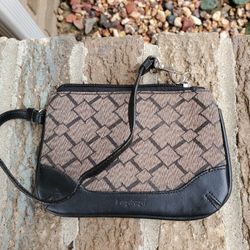 Loganberger Wristlet 