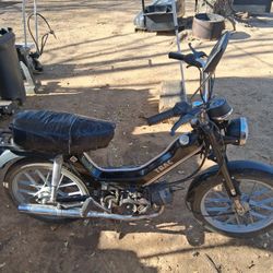 MOTO CLASICA TRAC 1985 NESESITA LIMPIAR CARBURADOR O CAMBIARLO 